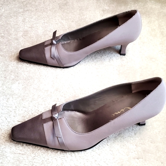 Shoes - Picture 3 of 7